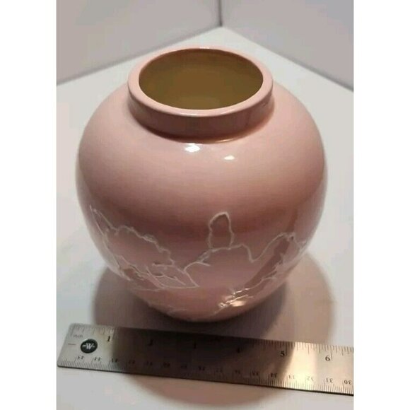 Vtg Pink Vase/Ginger Jar With White Lamb Outlined 6" Tall By 5.5" Wide - Picture 12 of 12
